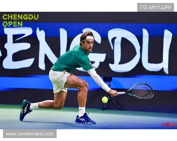 世界网球巡回赛新赛季精彩开局 强势新人崭露头角挑战顶级球员