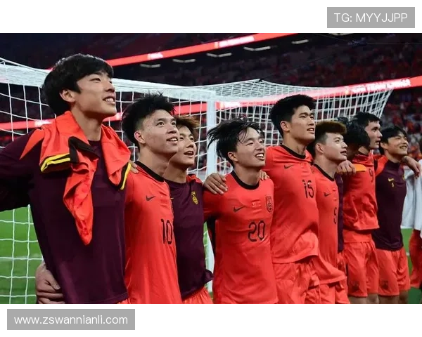 中国足球联赛新赛季揭幕战精彩纷呈 球迷热议争冠形势与球队表现