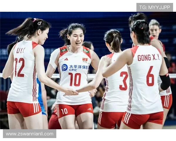 中国女排连胜晋级决赛再创辉煌全队团结展现顽强拼搏精神