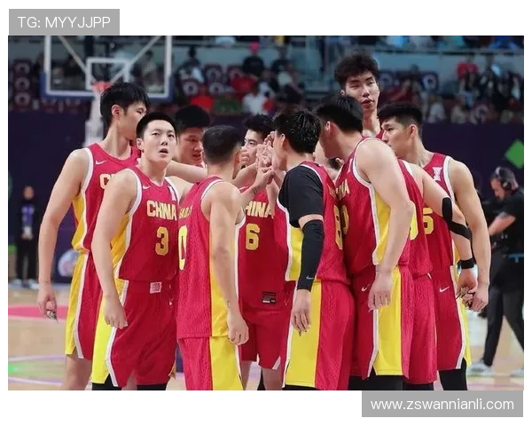 中国男篮迎战澳大利亚拼搏进决赛 关键时刻展现团队协作精神