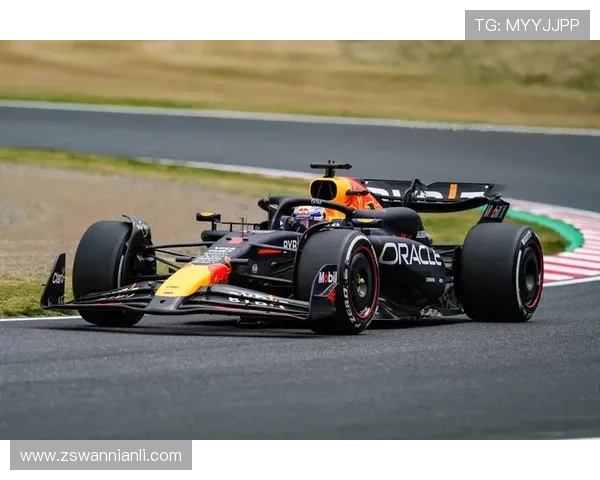 F1赛季最新动态：红牛车队表现强劲 赛道争夺激烈 引发车迷热议