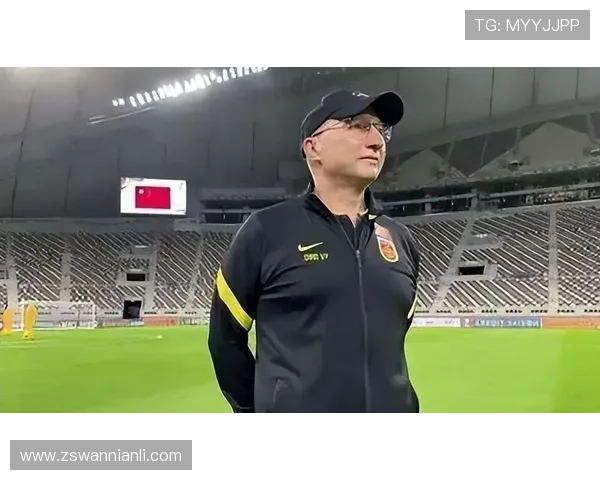 国足新帅亮备战世界杯预选赛主帅调整阵容引发热议球迷赛表现受关注